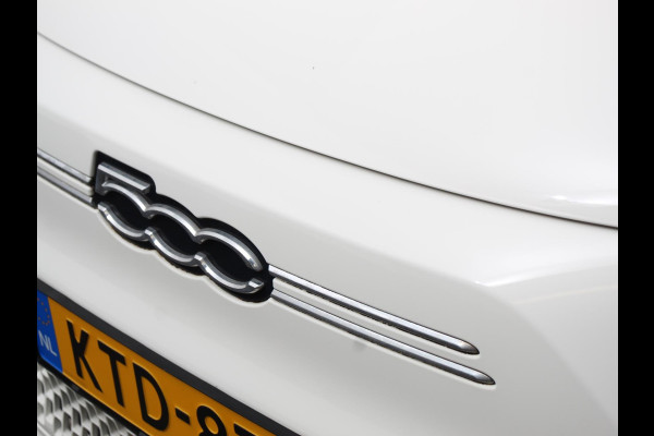 Fiat 500E Berline 42 kWh Automaat Climate control Cruise control Achteruitrijcamera Led Navigatie Apple Carplay/ Android Auto