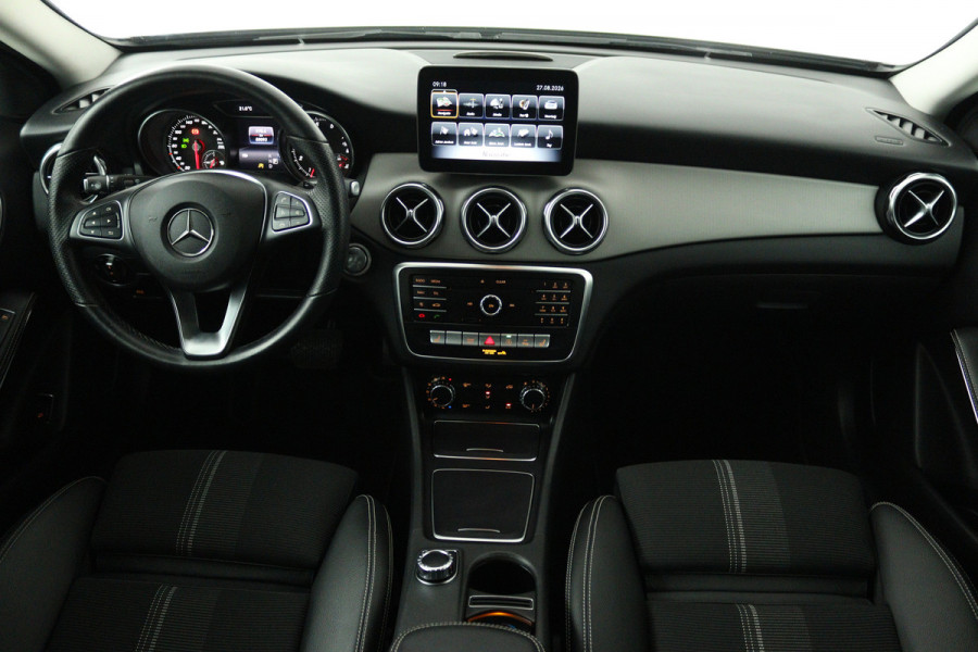 Mercedes-Benz GLA 180 Sport Edition (STOELVERWARMING, NAVIGATIE, LED, SPORTSTOELEN, GOED ONDERHOUDEN)