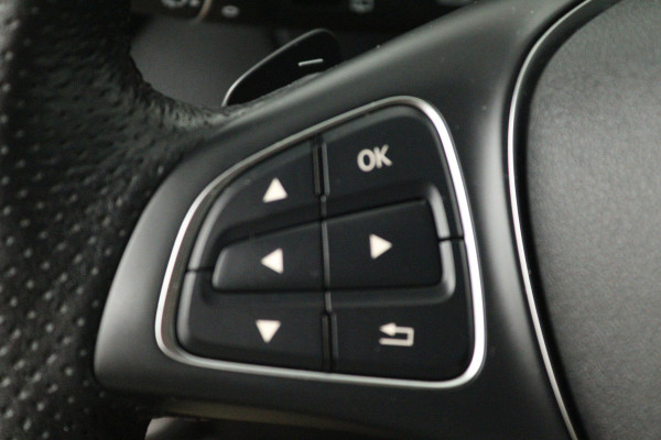 Mercedes-Benz GLA 180 Sport Edition (STOELVERWARMING, NAVIGATIE, LED, SPORTSTOELEN, GOED ONDERHOUDEN)