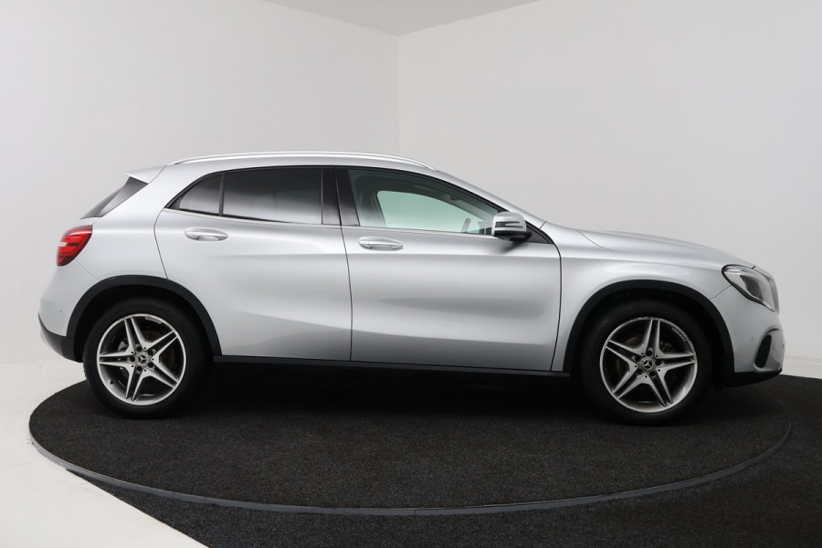 Mercedes-Benz GLA 180 Sport Edition (STOELVERWARMING, NAVIGATIE, LED, SPORTSTOELEN, GOED ONDERHOUDEN)