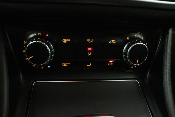 Mercedes-Benz GLA 180 Sport Edition (STOELVERWARMING, NAVIGATIE, LED, SPORTSTOELEN, GOED ONDERHOUDEN)