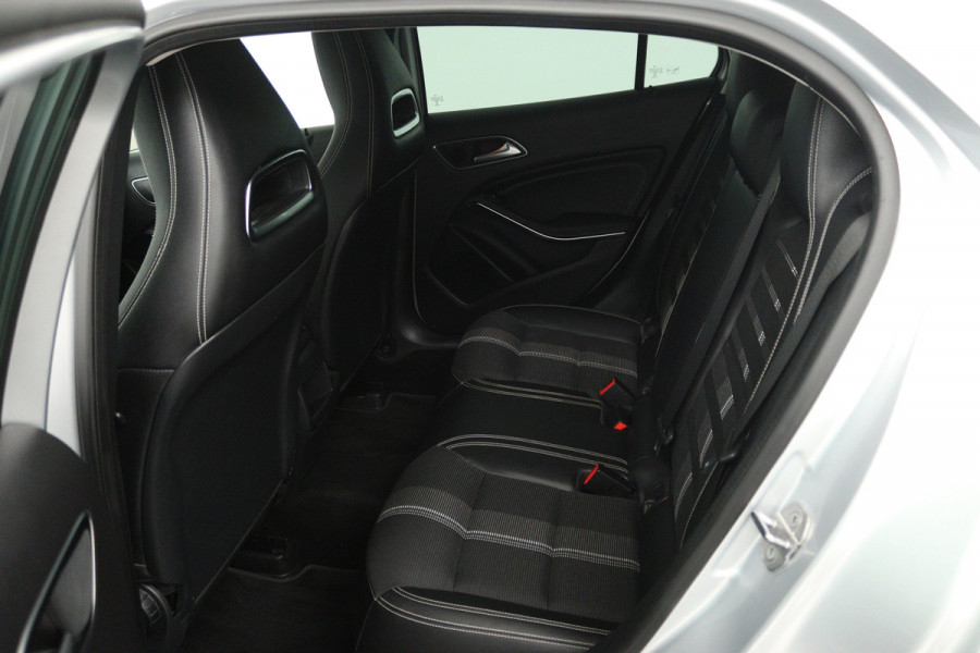 Mercedes-Benz GLA 180 Sport Edition (STOELVERWARMING, NAVIGATIE, LED, SPORTSTOELEN, GOED ONDERHOUDEN)