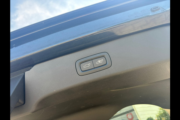 Lynk & Co 01 1.5 PHEV 261PK AUTOMAAT BLACK EDITION (RIJKLAARPRIJS/BOVAG)