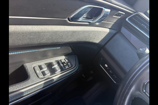 Lynk & Co 01 1.5 PHEV 261PK AUTOMAAT BLACK EDITION (RIJKLAARPRIJS/BOVAG)