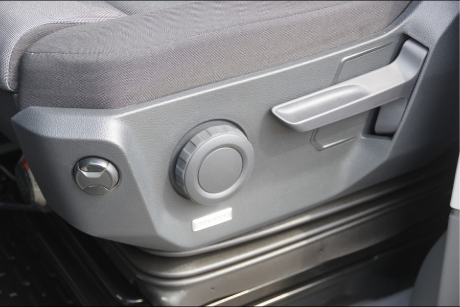Volkswagen Crafter 50 2.0 TDI L4 DUBBELLUCHT, OPEN LAADBAK N1! 3.5T TREKHAAK, 165PK AUT. NIEUW! CARPLAY, CRUISE, AIRCO, DAB, OPENLAADBAK, PICKUP, P
