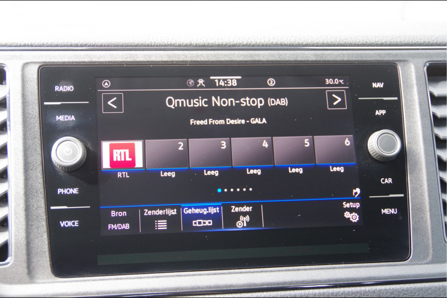 Volkswagen Crafter 50 2.0 TDI L4 DUBBELLUCHT, OPEN LAADBAK N1! 3.5T TREKHAAK, 165PK AUT. NIEUW! CARPLAY, CRUISE, AIRCO, DAB, OPENLAADBAK, PICKUP, P