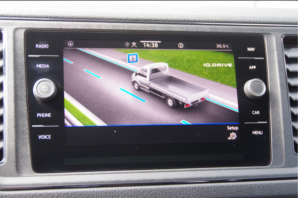 Volkswagen Crafter 50 2.0 TDI L4 DUBBELLUCHT, OPEN LAADBAK N1! 3.5T TREKHAAK, 165PK AUT. NIEUW! CARPLAY, CRUISE, AIRCO, DAB, OPENLAADBAK, PICKUP, P