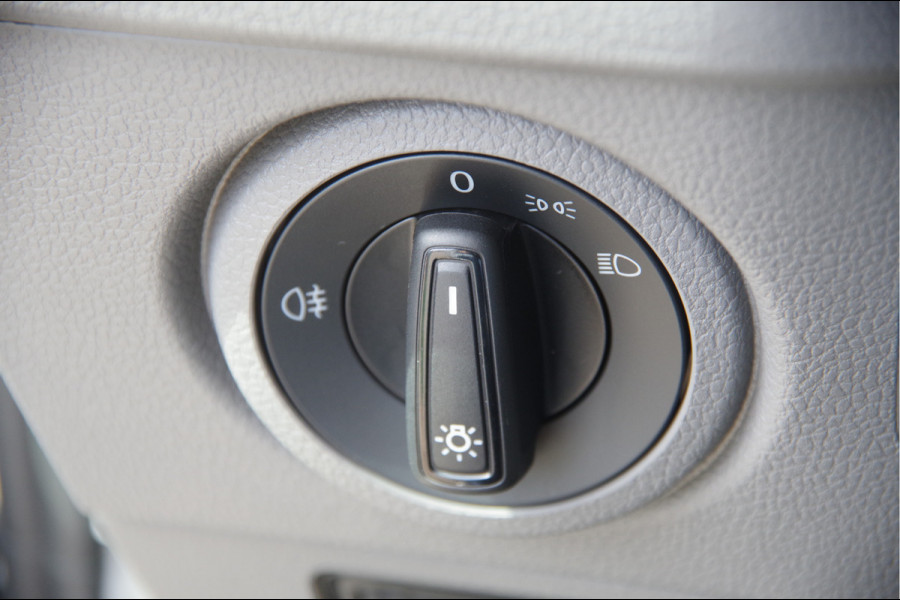 Volkswagen Crafter 50 2.0 TDI L4 DUBBELLUCHT, OPEN LAADBAK N1! 3.5T TREKHAAK, 165PK AUT. NIEUW! CARPLAY, CRUISE, AIRCO, DAB, OPENLAADBAK, PICKUP, P