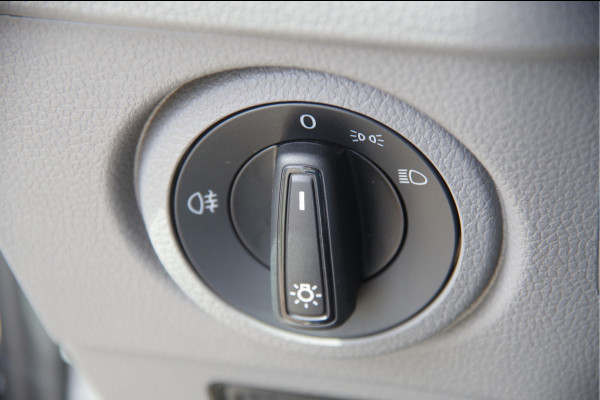 Volkswagen Crafter 50 2.0 TDI L4 DUBBELLUCHT, OPEN LAADBAK N1! 3.5T TREKHAAK, 165PK AUT. NIEUW! CARPLAY, CRUISE, AIRCO, DAB, OPENLAADBAK, PICKUP, P