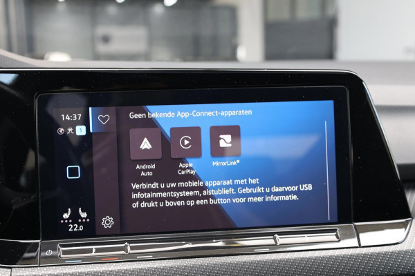 Volkswagen Golf 1.5 eTSI R-Line IQ+LED/VIRTUAL/SFEER/ALCANTARA+S.VERWARMING+MASSAGE/18" LMVCAM/ACC/ECC/12 MDN GARANTIE!