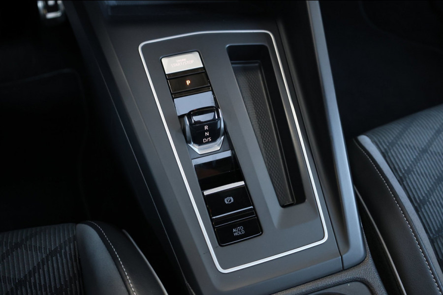 Volkswagen Golf 1.5 eTSI R-Line IQ+LED/VIRTUAL/SFEER/ALCANTARA+S.VERWARMING+MASSAGE/18" LMVCAM/ACC/ECC/12 MDN GARANTIE!