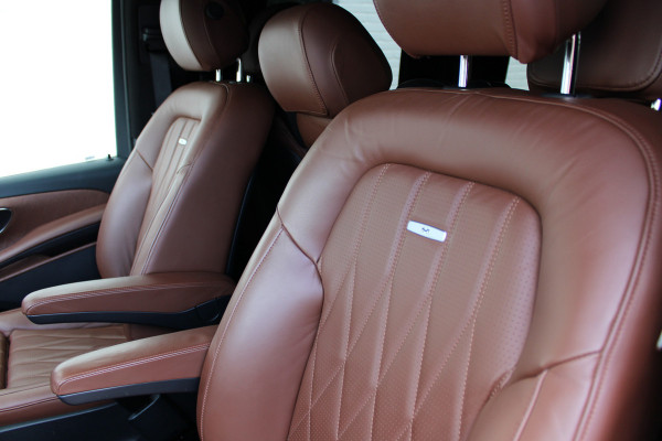 Mercedes-Benz V-Klasse 300d / XXL / AMG / 4-Matic / DC / Luchtvering / TV / Burmester / 360 Camera / Vol Opties / NIEUWSTAAT