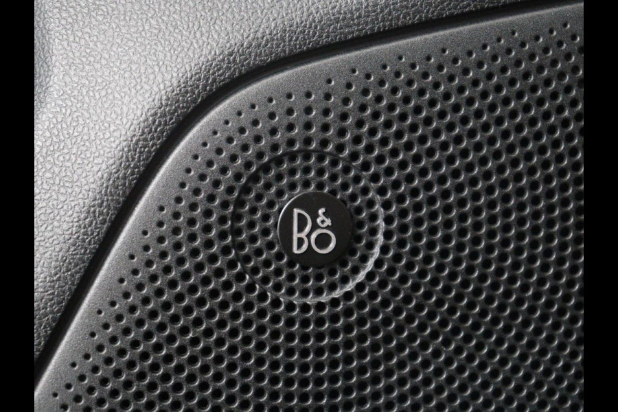 Ford Focus Wagon 1.5 EcoBoost ST Line Business | Bang & Olufsen | Cruise control | Navigatie | Bluetooth | Park assist | Climate control | Trekhaak