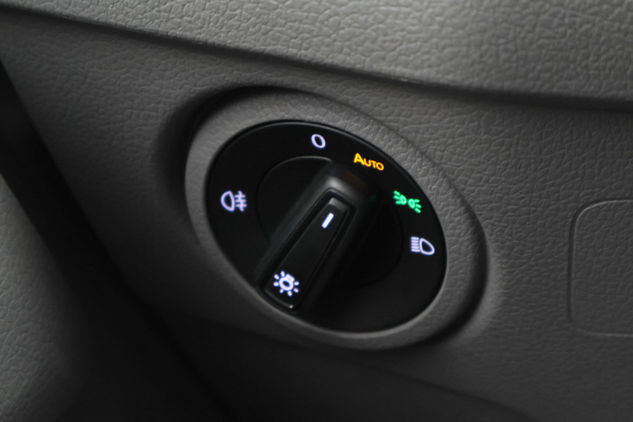 Volkswagen Crafter 35 2.0 TDI DSG L2H2 3-Zits, Camera, ACC, Apple Carplay, Airco, Luchtgeveerde Stoel, LED