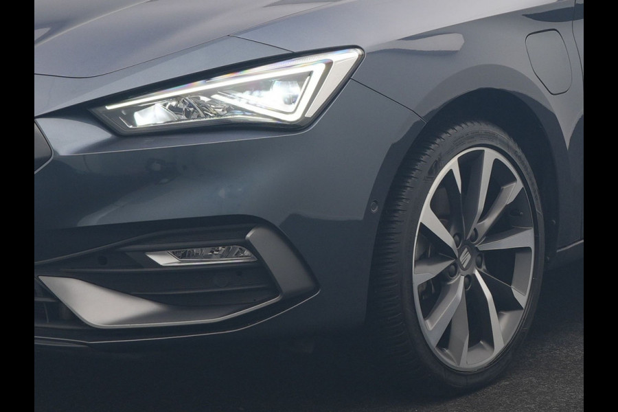 Seat Leon 1.4 TSI eHybrid FR PHEV 204pk Dealer O.H. | Adaptive Cruise | Camera | Alcantara Sportstoelen Memory & Verwarmd | Matrix LED | Adaptive Onderstel | Stuur Verwarmd | Sfeerverlichting | Apple Carplay | Navigatie | DAB | Plug In Hybrid |