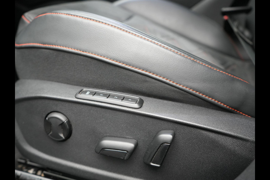 Seat Leon 1.4 TSI eHybrid FR PHEV 204pk Dealer O.H. | Adaptive Cruise | Camera | Alcantara Sportstoelen Memory & Verwarmd | Matrix LED | Adaptive Onderstel | Stuur Verwarmd | Sfeerverlichting | Apple Carplay | Navigatie | DAB | Plug In Hybrid |