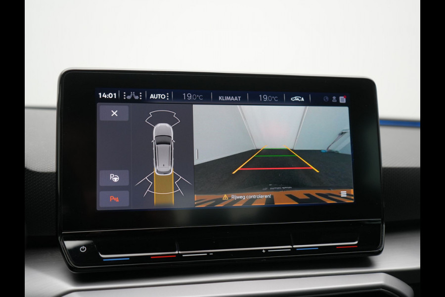 Seat Leon 1.4 TSI eHybrid FR PHEV 204pk Dealer O.H. | Adaptive Cruise | Camera | Alcantara Sportstoelen Memory & Verwarmd | Matrix LED | Adaptive Onderstel | Stuur Verwarmd | Sfeerverlichting | Apple Carplay | Navigatie | DAB | Plug In Hybrid |