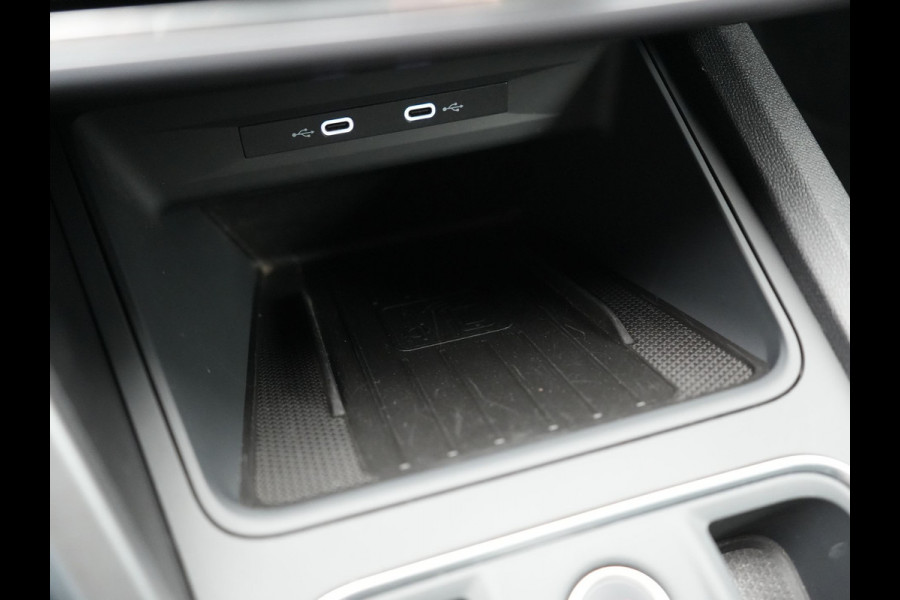 Seat Leon 1.4 TSI eHybrid FR PHEV 204pk Dealer O.H. | Adaptive Cruise | Camera | Alcantara Sportstoelen Memory & Verwarmd | Matrix LED | Adaptive Onderstel | Stuur Verwarmd | Sfeerverlichting | Apple Carplay | Navigatie | DAB | Plug In Hybrid |