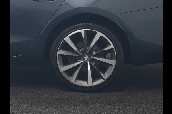Seat Leon 1.4 TSI eHybrid FR PHEV 204pk Dealer O.H. | Adaptive Cruise | Camera | Alcantara Sportstoelen Memory & Verwarmd | Matrix LED | Adaptive Onderstel | Stuur Verwarmd | Sfeerverlichting | Apple Carplay | Navigatie | DAB | Plug In Hybrid |
