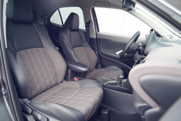 Toyota Yaris Cross 1.5 Hybrid Executive / 10dkm NAP / Head-Up / Navigatie / Camera / Stoelverw.