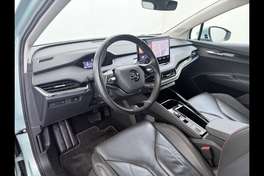 Škoda ENYAQ iV 80 204PK Leder Trekhaak Adap.Cruise Stoel+Stuurverwarming Camera 3-Zone Ecc Elek.Achterklep Keyless Apple Carplay Android Auto N Comfort plus-pakket  Assistentie Pakket Climate-pakket P-Assist Lmv Led Isofix Privacy Glas 1.000KG Trekgewicht 1e Eigenaar Origineel Nederlandse Auto
