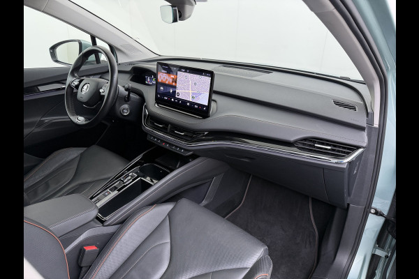 Škoda ENYAQ iV 80 204PK Leder Trekhaak Adap.Cruise Stoel+Stuurverwarming Camera 3-Zone Ecc Elek.Achterklep Keyless Apple Carplay Android Auto N Comfort plus-pakket  Assistentie Pakket Climate-pakket P-Assist Lmv Led Isofix Privacy Glas 1.000KG Trekgewicht 1e Eigenaar Origineel Nederlandse Auto