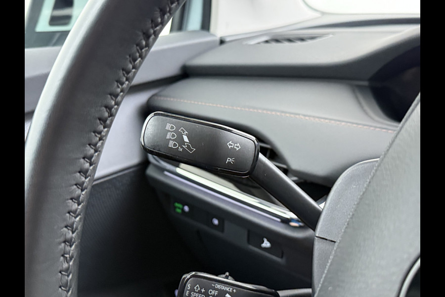 Škoda ENYAQ iV 80 204PK Leder Trekhaak Adap.Cruise Stoel+Stuurverwarming Camera 3-Zone Ecc Elek.Achterklep Keyless Apple Carplay Android Auto N Comfort plus-pakket  Assistentie Pakket Climate-pakket P-Assist Lmv Led Isofix Privacy Glas 1.000KG Trekgewicht 1e Eigenaar Origineel Nederlandse Auto