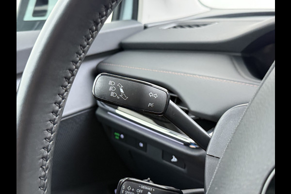 Škoda ENYAQ iV 80 204PK Leder Trekhaak Adap.Cruise Stoel+Stuurverwarming Camera 3-Zone Ecc Elek.Achterklep Keyless Apple Carplay Android Auto N Comfort plus-pakket  Assistentie Pakket Climate-pakket P-Assist Lmv Led Isofix Privacy Glas 1.000KG Trekgewicht 1e Eigenaar Origineel Nederlandse Auto