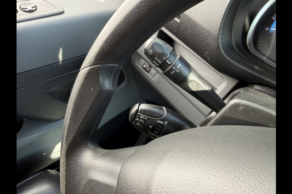 Peugeot e-Expert 75 kWh 136PK L2H1 330km WLTP 96.3% (SOH) Snelladen Climate Control Cruise Control Parkeersensoren Achter