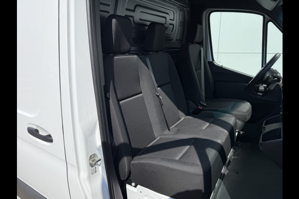 Mercedes-Benz eSprinter 312 55kWh L2H2 Elektrisch 145km WLTP 80kw Snelladen Climate Control Camera