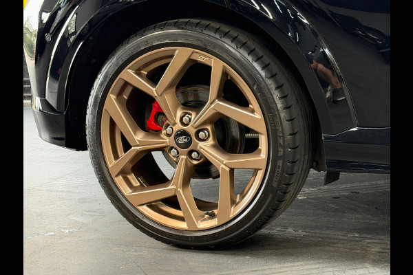 Ford Puma 1.5 EcoBoost ST-X Gold Edition Limited 668/999 | Alcantara | Kuipstoelen | B&O | Full Option | 1e eigenaar | Uniek