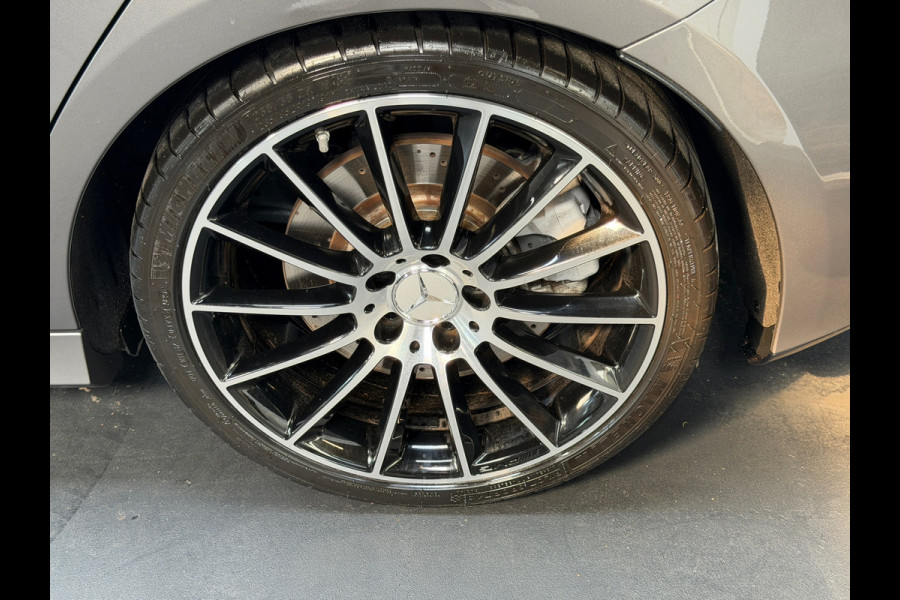 Mercedes-Benz A-Klasse AMG 35 4MATIC Premium Plus | Pano | Sfeer | Burmester | Camera | ACC | Nieuwstaat | Dealeronderhouden