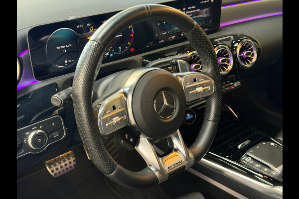 Mercedes-Benz A-Klasse AMG 35 4MATIC Premium Plus | Pano | Sfeer | Burmester | Camera | ACC | Nieuwstaat | Dealeronderhouden