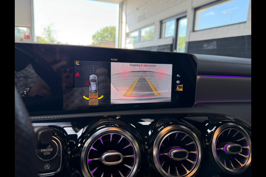 Mercedes-Benz A-Klasse AMG 35 4MATIC Premium Plus | Pano | Sfeer | Burmester | Camera | ACC | Nieuwstaat | Dealeronderhouden