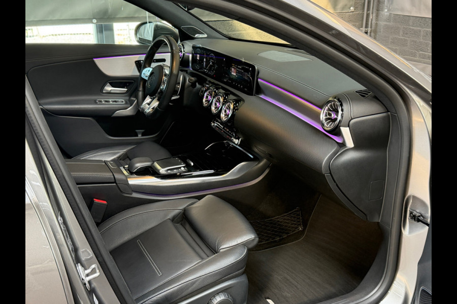 Mercedes-Benz A-Klasse AMG 35 4MATIC Premium Plus | Pano | Sfeer | Burmester | Camera | ACC | Nieuwstaat | Dealeronderhouden