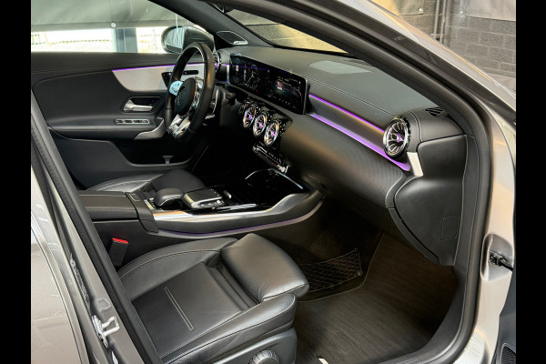 Mercedes-Benz A-Klasse AMG 35 4MATIC Premium Plus | Pano | Sfeer | Burmester | Camera | ACC | Nieuwstaat | Dealeronderhouden