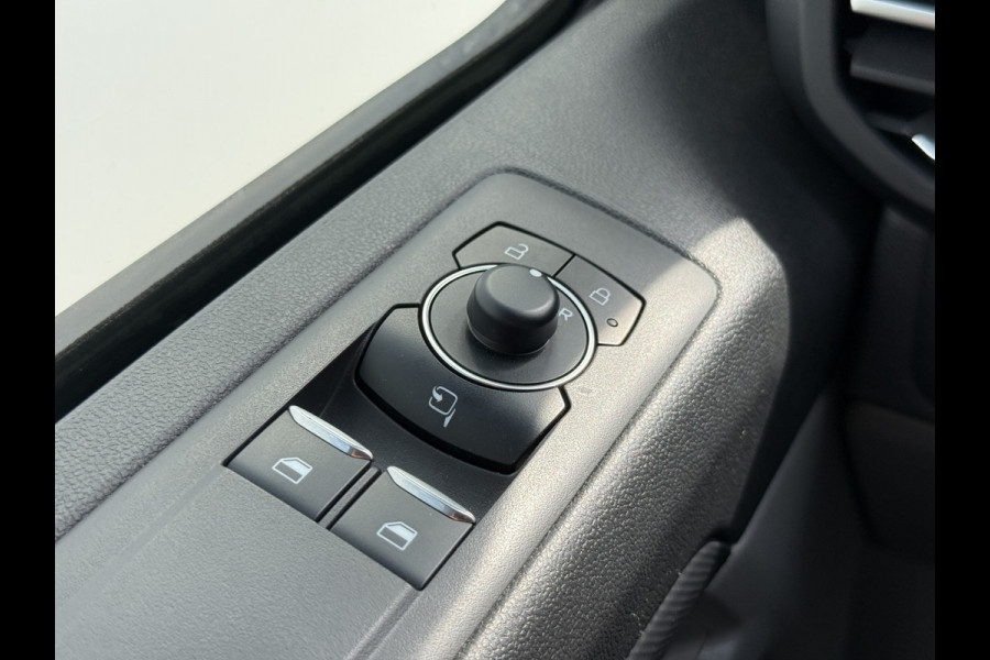 Ford E-Transit Custom 65 kWh 218PK Elektrisch 344km WLTP 2300kg Trekvermogen BEV Snelladen Stoelverwarming LED Cruise Control Camera Carplay Parkeersensoren v+a