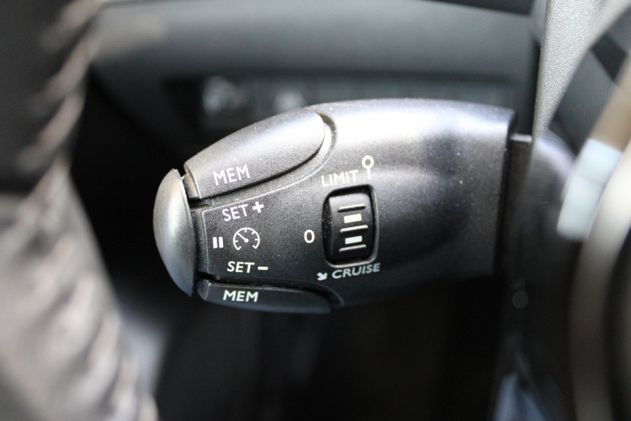Peugeot e-208 EV Active Pack 50 kWh | Cruise control | Airco | Stoelverwarming