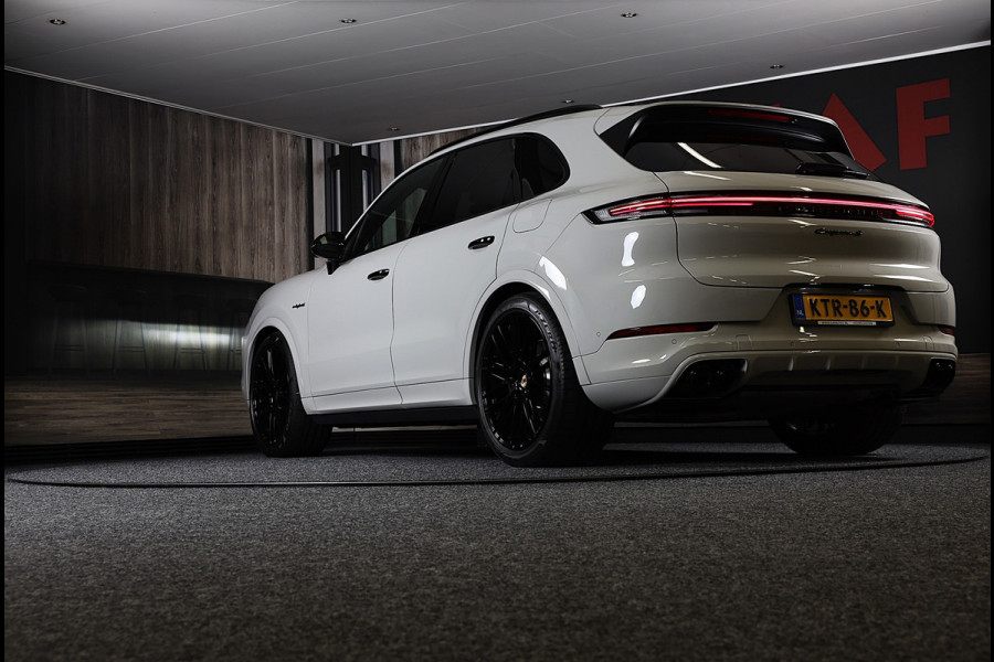 Porsche Cayenne 3.0 S E-Hybrid / 520 Pk / Head Up / 4W Sturing / Acc / Sport Design / Luchtvering / Sport Chrono / Open Pano / 22