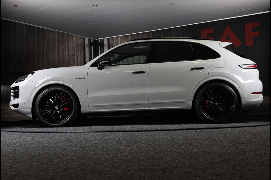 Porsche Cayenne 3.0 S E-Hybrid / 520 Pk / Head Up / 4W Sturing / Acc / Sport Design / Luchtvering / Sport Chrono / Open Pano / 22