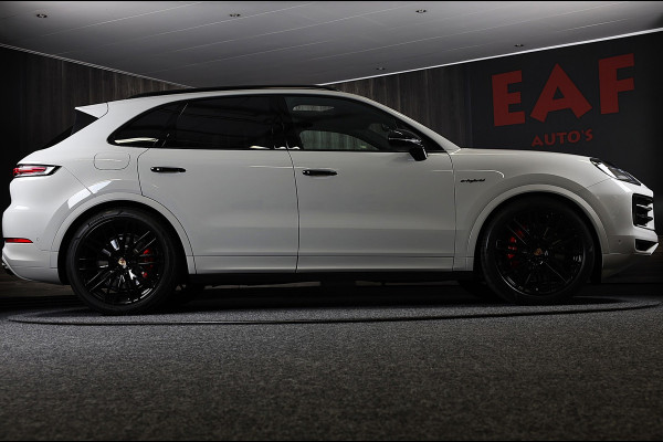 Porsche Cayenne 3.0 S E-Hybrid / 520 Pk / Head Up / 4W Sturing / Acc / Sport Design / Luchtvering / Sport Chrono / Open Pano / 22