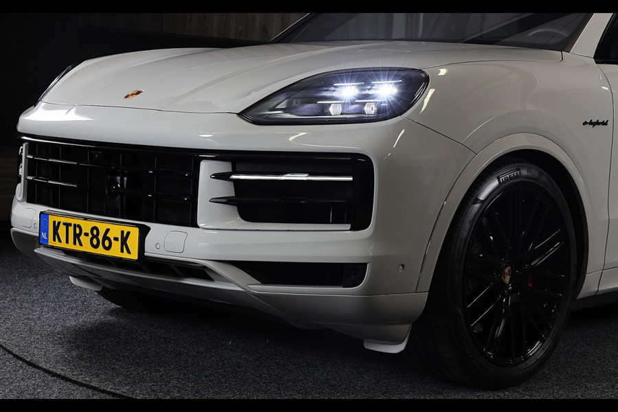 Porsche Cayenne 3.0 S E-Hybrid / 520 Pk / Head Up / 4W Sturing / Acc / Sport Design / Luchtvering / Sport Chrono / Open Pano / 22
