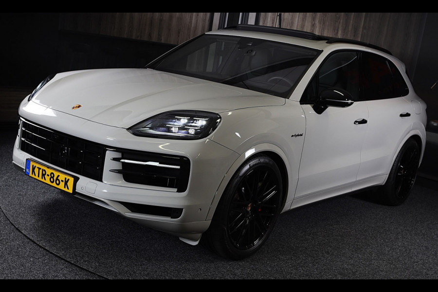 Porsche Cayenne 3.0 S E-Hybrid / 520 Pk / Head Up / 4W Sturing / Acc / Sport Design / Luchtvering / Sport Chrono / Open Pano / 22
