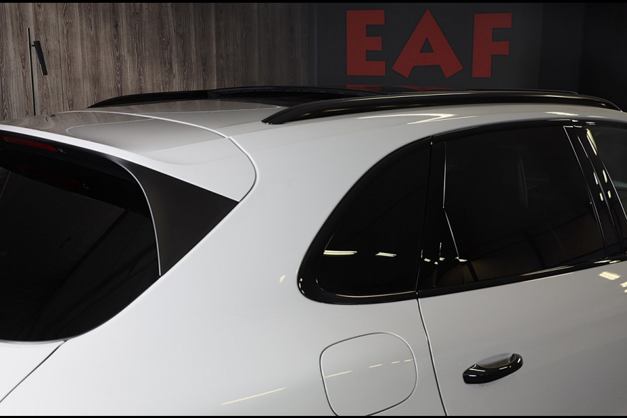 Porsche Cayenne 3.0 S E-Hybrid / 520 Pk / Head Up / 4W Sturing / Acc / Sport Design / Luchtvering / Sport Chrono / Open Pano / 22