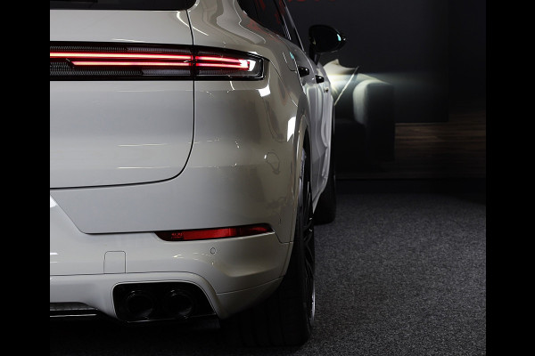 Porsche Cayenne 3.0 S E-Hybrid / 520 Pk / Head Up / 4W Sturing / Acc / Sport Design / Luchtvering / Sport Chrono / Open Pano / 22