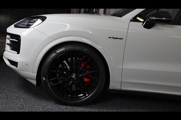 Porsche Cayenne 3.0 S E-Hybrid / 520 Pk / Head Up / 4W Sturing / Acc / Sport Design / Luchtvering / Sport Chrono / Open Pano / 22