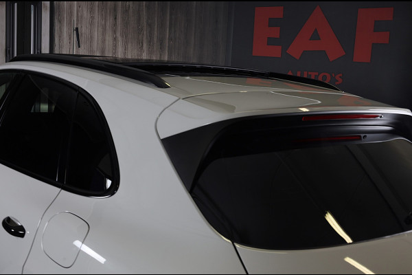 Porsche Cayenne 3.0 S E-Hybrid / 520 Pk / Head Up / 4W Sturing / Acc / Sport Design / Luchtvering / Sport Chrono / Open Pano / 22