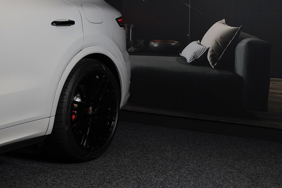 Porsche Cayenne 3.0 S E-Hybrid / 520 Pk / Head Up / 4W Sturing / Acc / Sport Design / Luchtvering / Sport Chrono / Open Pano / 22