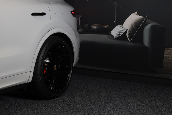 Porsche Cayenne 3.0 S E-Hybrid / 520 Pk / Head Up / 4W Sturing / Acc / Sport Design / Luchtvering / Sport Chrono / Open Pano / 22