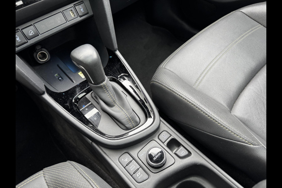 Toyota Yaris Cross 1.5 Hybrid Executive | Trekhaak | Leder | Pano | Blindspot | Full LED | 360 Cam |